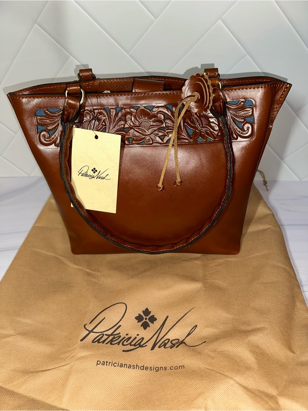 Patricia Nash Cavo Border Tooled Leather Alexia shoulder bag Floral Accent NEW